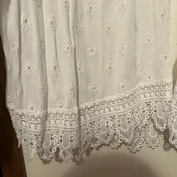 Daniel Rainn Crochet Top - Picture 2 of 6